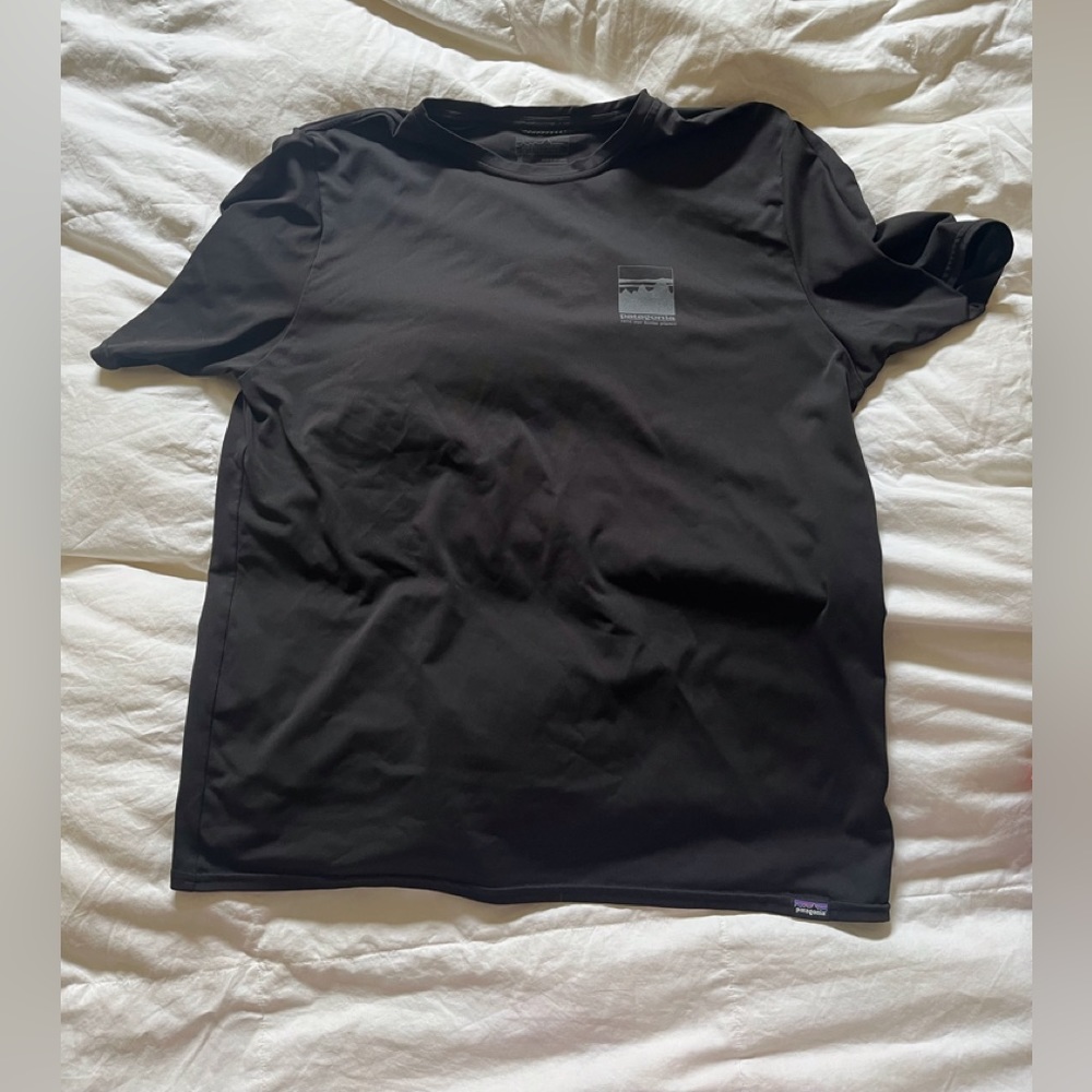 Patagonia Men’s Cool Daily Graphic Tee in Black
